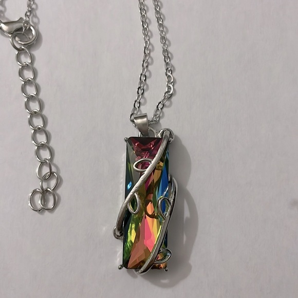 Rainbow Necklace 🌈 - Picture 3 of 3